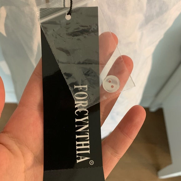 White linen tank top - Picture 6 of 6